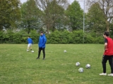 Trainingen van S.K.N.W.K. JO19-1 van donderdag 24 april 2025 (29/154)